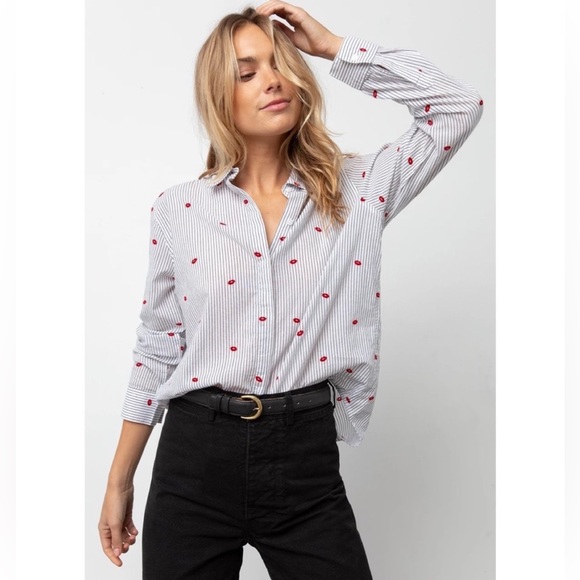 TAYLOR FLOCKED KISSES SHIRT - Picture 3 of 3